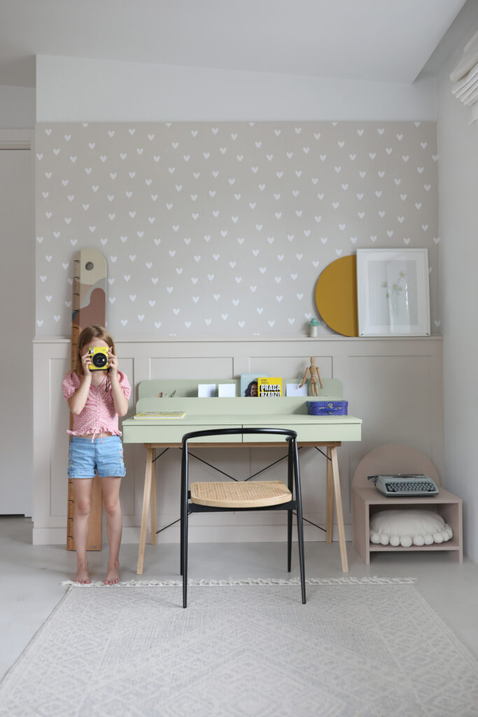 Biurko z pionową nadstawką BASIC VERTICAL