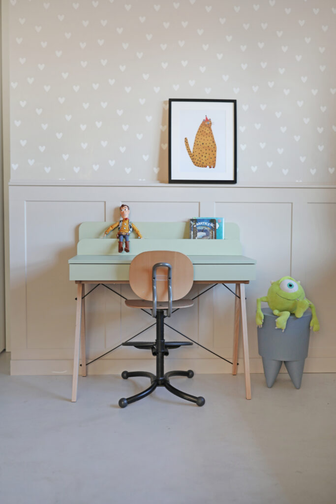 Biurko z pionową nadstawką BASIC VERTICAL