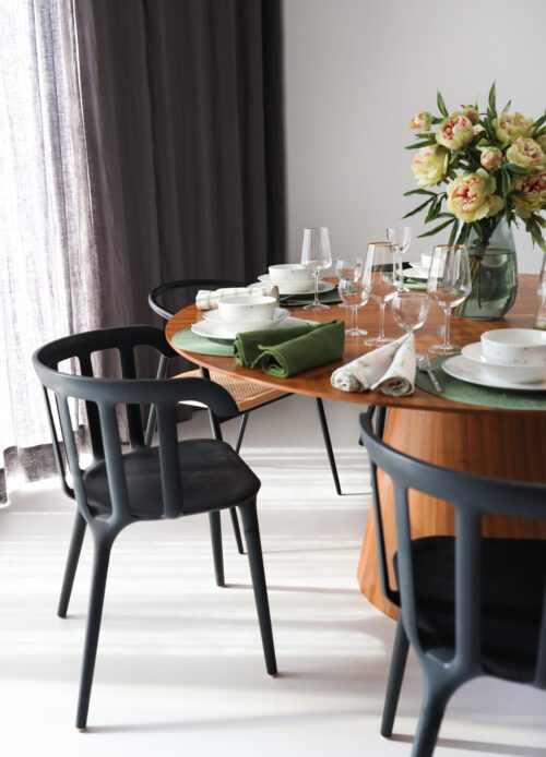 Owalny stół RUNDA OVAL