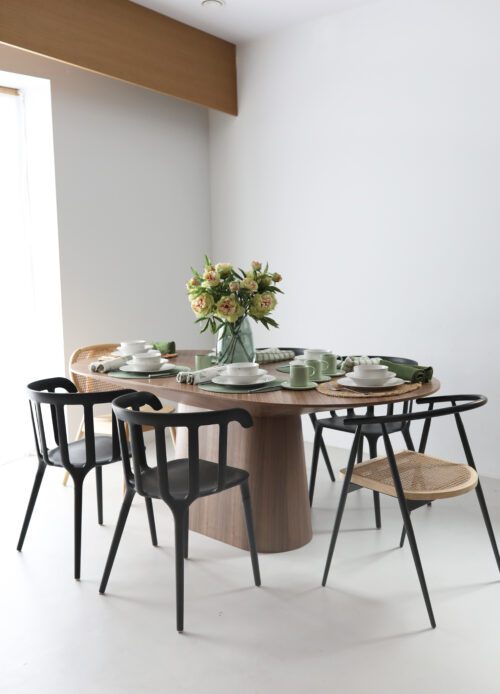 Owalny stół RUNDA OVAL