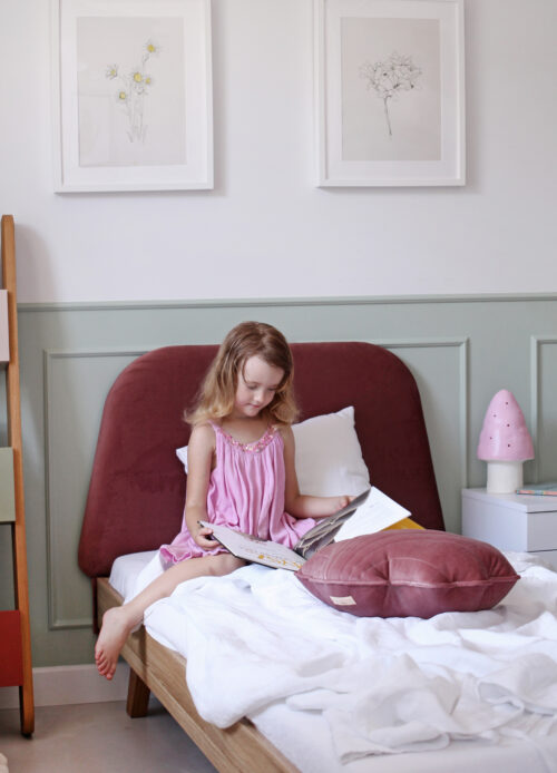 Łóżko LEGS BASIC z różowym zagłówkiem w kształcie TRAPEZU rozmiar 90x180cm + szuflada