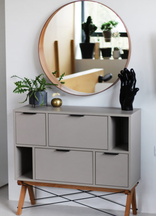 Okazja! Zgrabna komoda ASYMETRIC w kolorze Taupe OD RĘKI