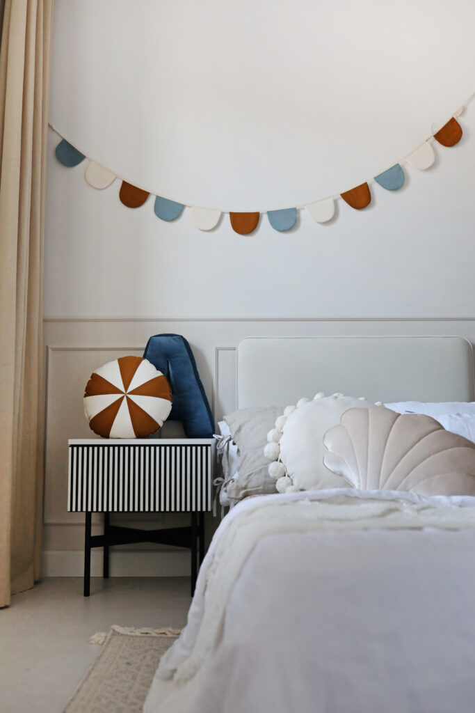 Wyprzedaż! Szafka nocna LINE w kolorze orzechowym, dostępna OD RĘKI