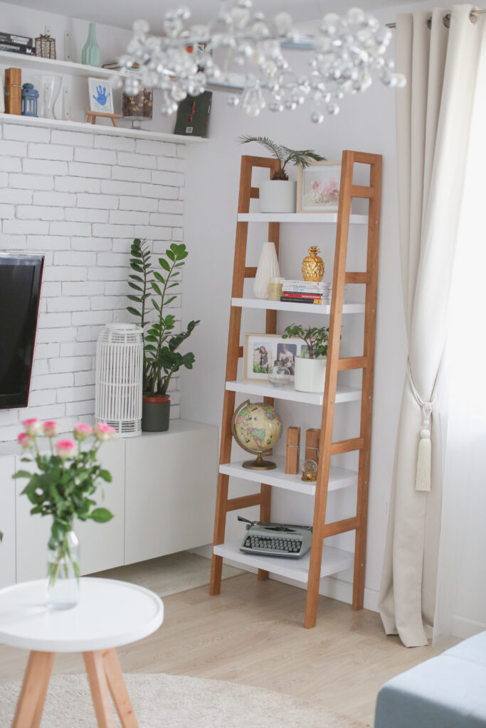 Okazja! Wysoki kolorowy regał drabinkowy RUBBER OD RĘKI