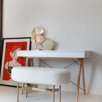 Okazja! Śmietankowa ławka LINE bukle dostępna OD RĘKI!