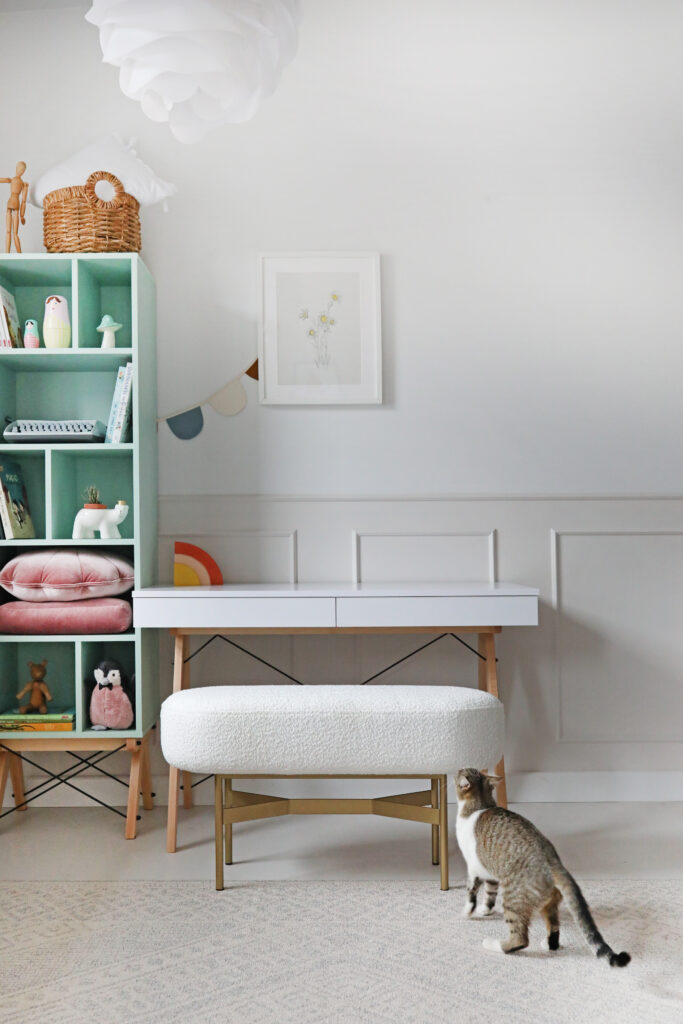 Okazja! Śmietankowa ławka LINE bukle dostępna OD RĘKI!