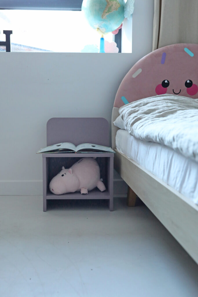 Okazja! Fioletowa szafeczka nocna REDU OD RĘKI!