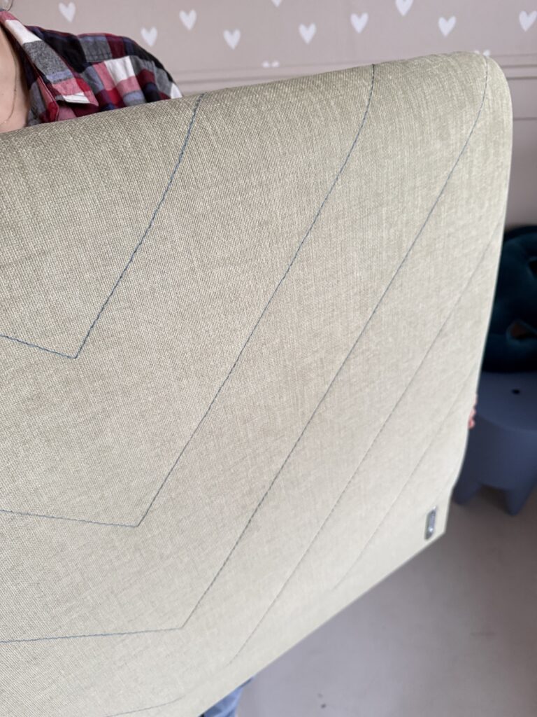 Okazja! Łóżko z limonkowym zagłówkiem + przeszycia w jodełkę