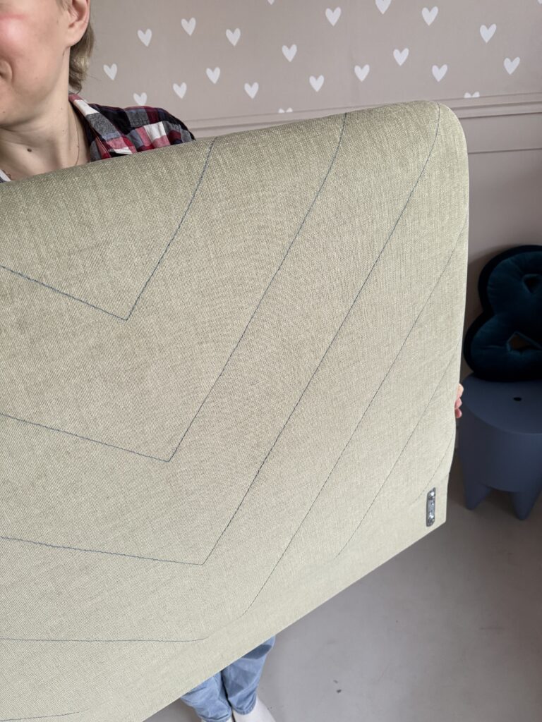 Okazja! Łóżko z limonkowym zagłówkiem + przeszycia w jodełkę