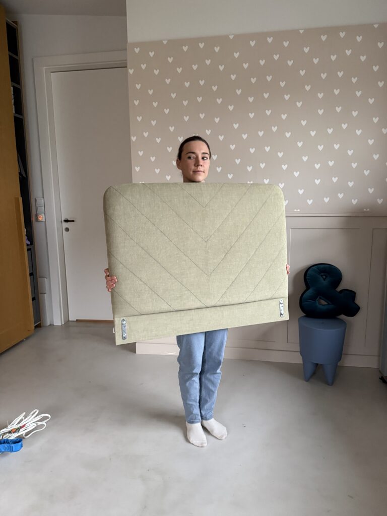 Okazja! Łóżko z limonkowym zagłówkiem + przeszycia w jodełkę