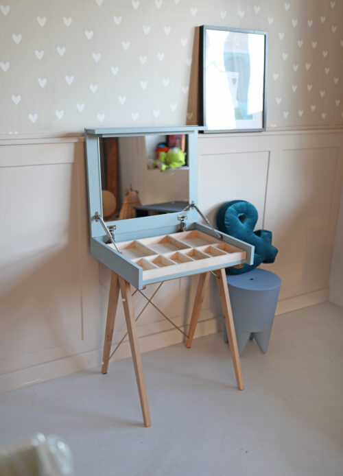 Wyprzedaż! Błękitna toaletka Mini z dużym lustrem, dostępna OD RĘKI