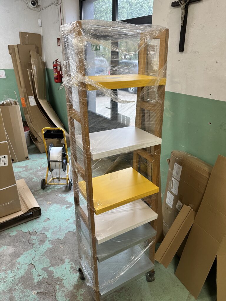 Okazja! Wysoki kolorowy regał drabinkowy RUBBER OD RĘKI