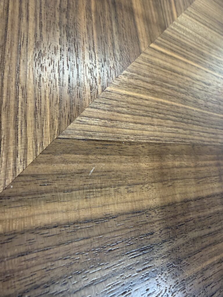 Okazja powystawowa! Orzechowy okrągły stół RUNDA 140cm dostępny OD RĘKI