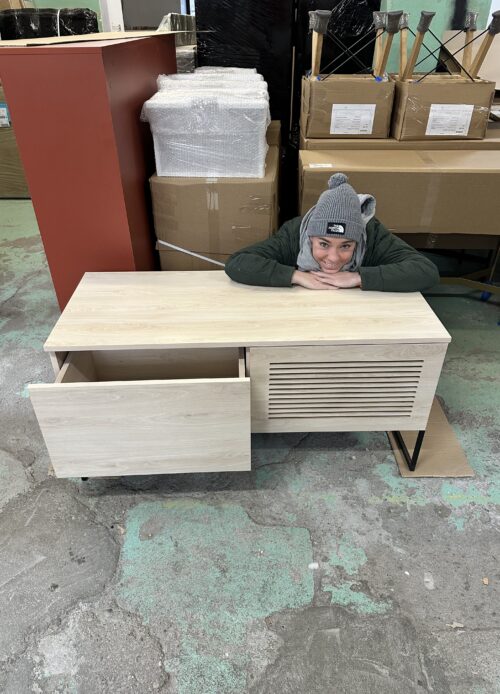 Okazja! Zgrabna szafka telewizyjna LOFTA w kolorze bukowym OD RĘKI