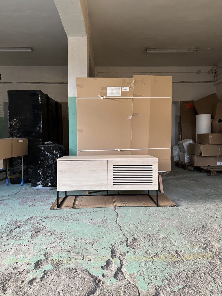 Okazja! Zgrabna szafka telewizyjna LOFTA w kolorze bukowym OD RĘKI