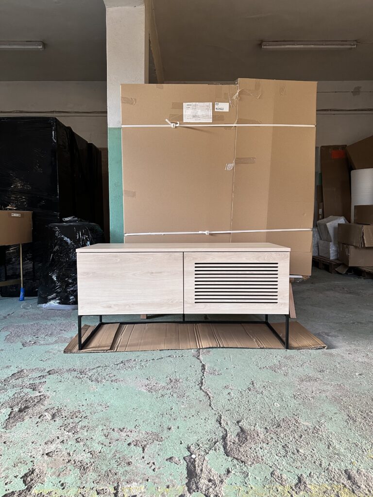 Okazja! Zgrabna szafka telewizyjna LOFTA w kolorze bukowym OD RĘKI