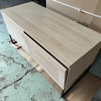 Okazja! Zgrabna szafka telewizyjna LOFTA w kolorze bukowym OD RĘKI