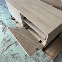 Okazja! Zgrabna szafka telewizyjna LOFTA w kolorze bukowym OD RĘKI