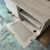 Okazja! Zgrabna szafka telewizyjna LOFTA w kolorze bukowym OD RĘKI