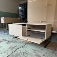 Okazja! Zgrabna szafka telewizyjna LOFTA w kolorze bukowym OD RĘKI