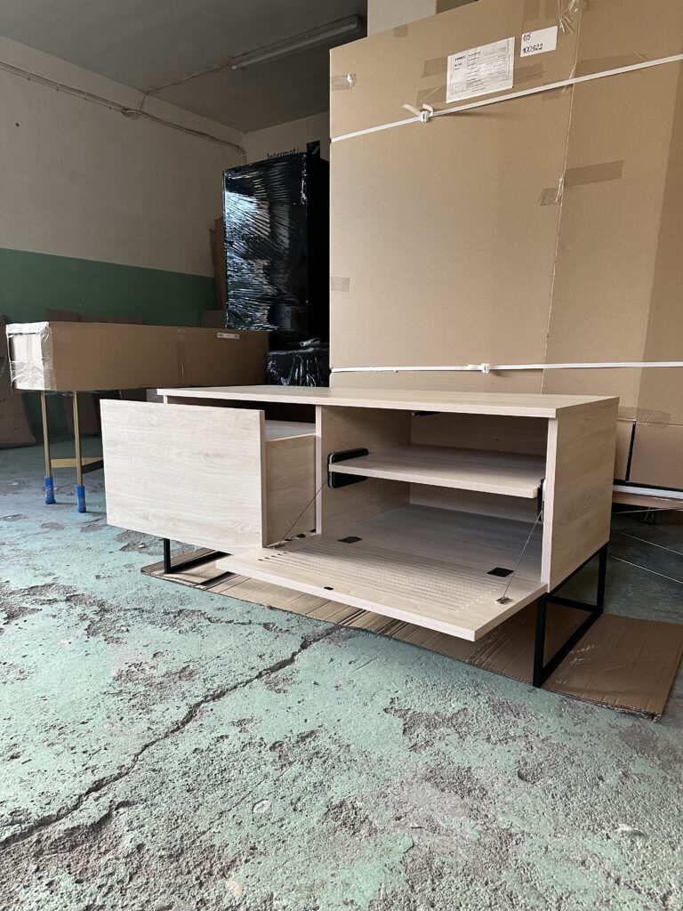 Okazja! Zgrabna szafka telewizyjna LOFTA w kolorze bukowym OD RĘKI