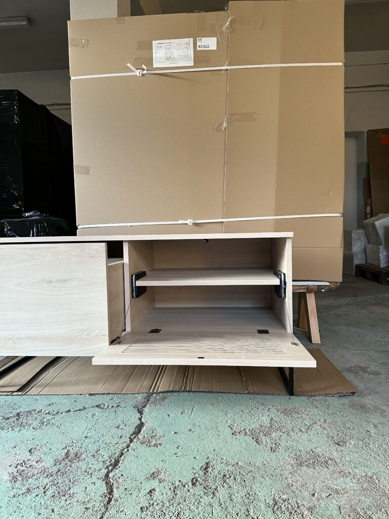 Okazja! Zgrabna szafka telewizyjna LOFTA w kolorze bukowym OD RĘKI