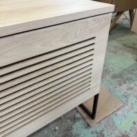 Okazja! Zgrabna szafka telewizyjna LOFTA w kolorze bukowym OD RĘKI