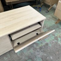 Okazja! Zgrabna szafka telewizyjna LOFTA w kolorze bukowym OD RĘKI