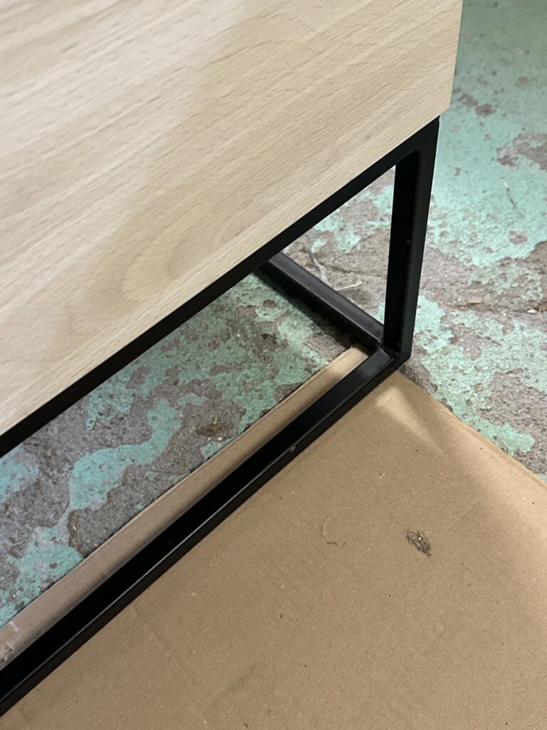 Okazja! Zgrabna szafka telewizyjna LOFTA w kolorze bukowym OD RĘKI