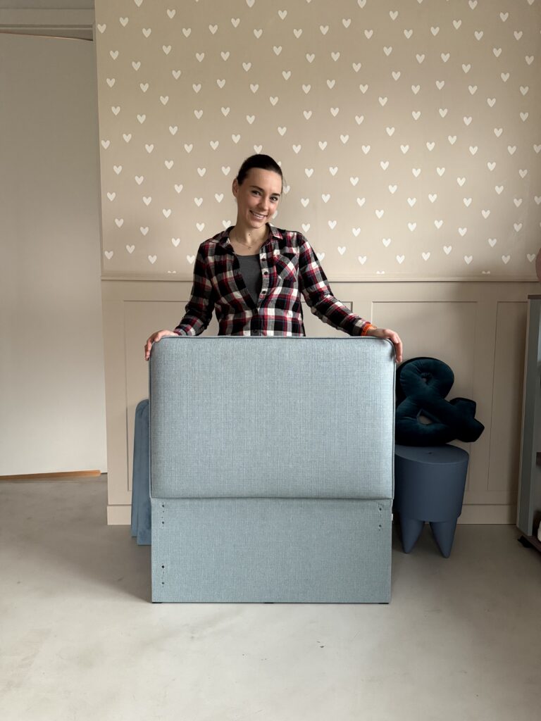 Wyprzedaż! Niebieskie łóżko REDU niskie lub wysokie nóżki, wąski materac 80cm