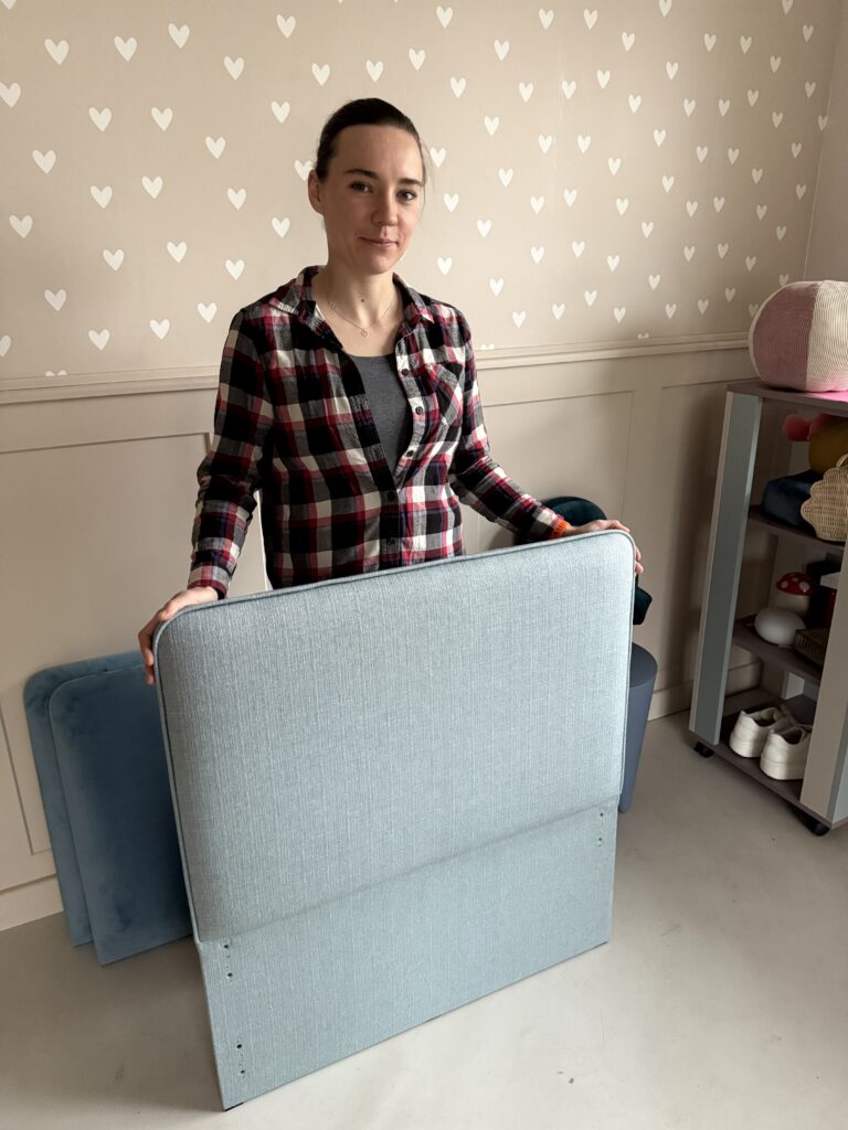 Wyprzedaż! Niebieskie łóżko REDU niskie lub wysokie nóżki, wąski materac 80cm