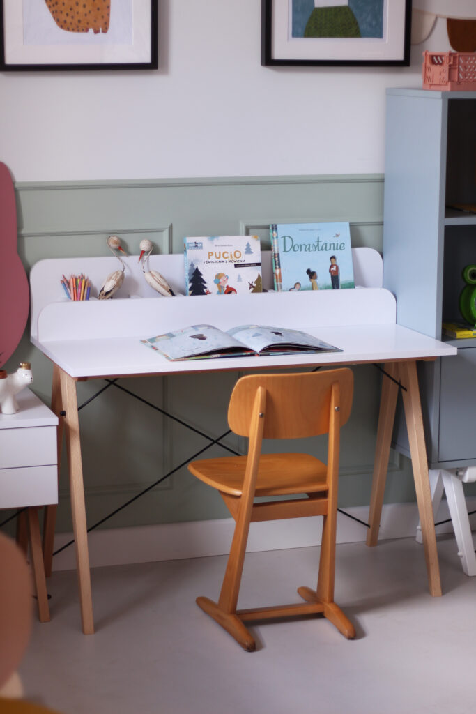 Białe biurko SLIM+ VERTICAL z pionową nadstawką