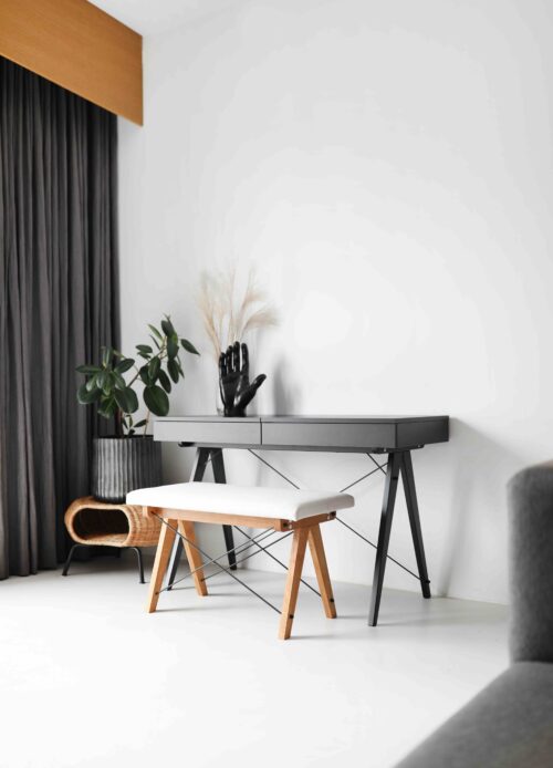 Czarne biurko dla dziecka BASIC