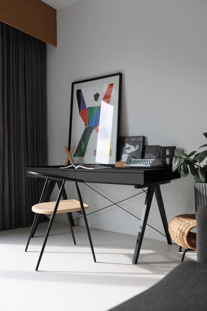 Czarne biurko BASIC XXL